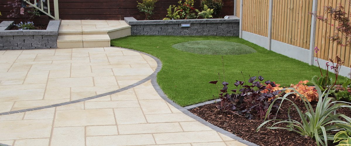 Garden Paving Installers For Crawley